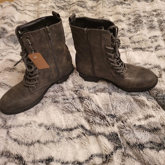 Rue 21 Boots Size  S 6/7 - Picture 2 of 2